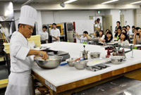 受講者の皆さんの視線が熱いです