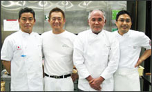 左から井上、デイジイ社長でドイツパン・菓子勉強会の会長の倉田さん、ブロートハイム社長明石さん、サンジェルマンの山崎さん